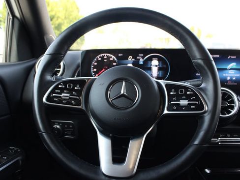 Used 2023 Mercedes-Benz GLB 250 4MATIC image 17