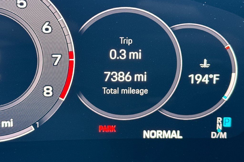Used 2024 Porsche Panamera RWD image 31