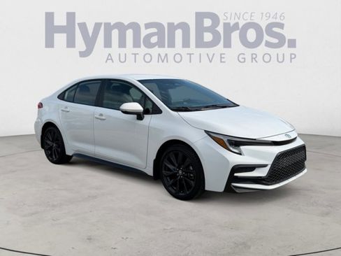 Used 2024 Toyota Corolla SE image 1