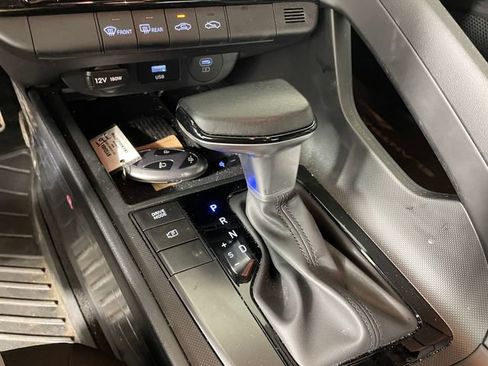 Used 2025 Hyundai Elantra Sport FWD image 9