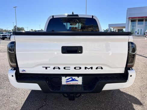 Used 2021 Toyota Tacoma TRD Sport image 4