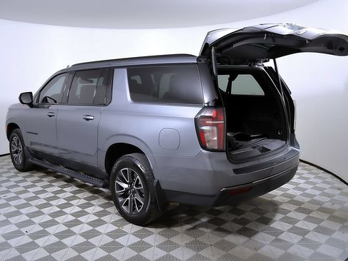 Used 2021 Chevrolet Suburban Z71 w/ Rear Media and Nav Package AWD/4WD image 10