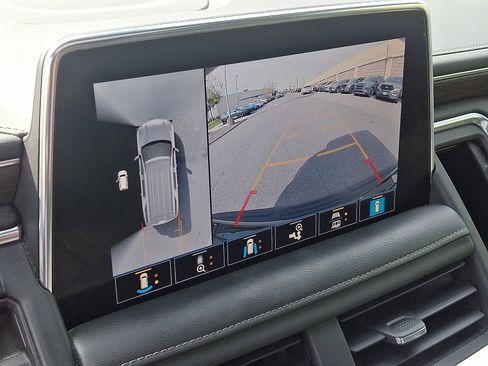 Used 2021 Chevrolet Tahoe Z71 w/ Z71 Signature Package image 18