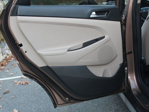 Used 2017 Hyundai Tucson Sport image 14