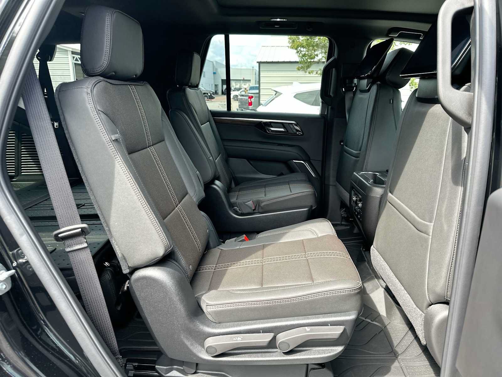 New 2027 Chevrolet Tahoe High Country AWD/4WD image 18