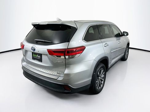 Used 2019 Toyota Highlander XLE AWD/4WD image 9