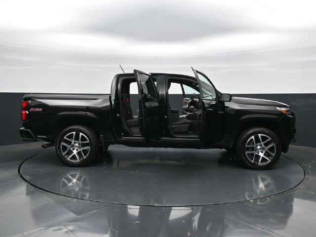 Used 2023 Chevrolet Colorado Z71 w/ Z71 Convenience Package 2 AWD/4WD image 57