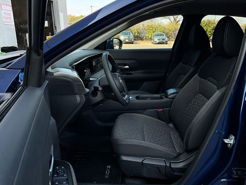 Used 2025 Nissan Kicks SV image 10