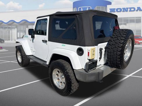 Used 2017 Jeep Wrangler Sahara w/ Connectivity Group image 6