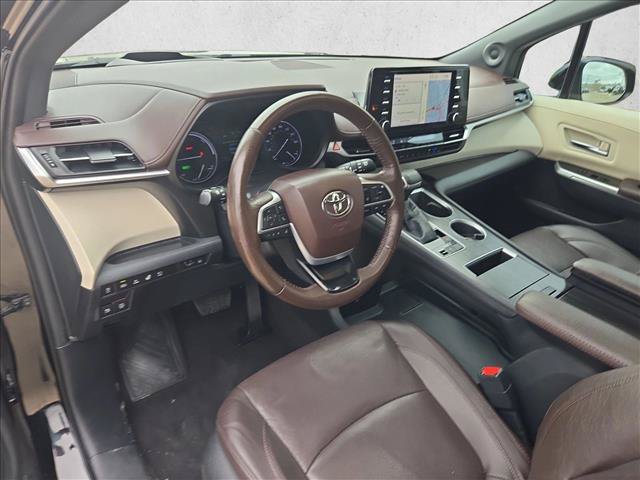Used 2022 Toyota Sienna Platinum AWD/4WD image 10