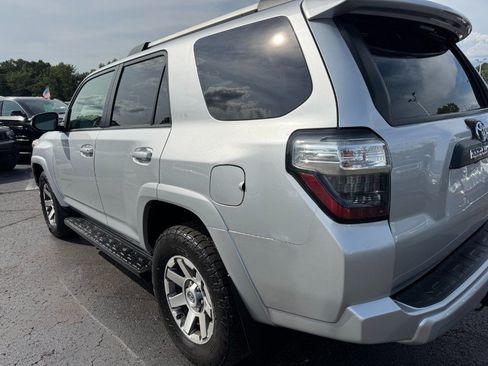 Used 2015 Toyota 4Runner 4WD image 10