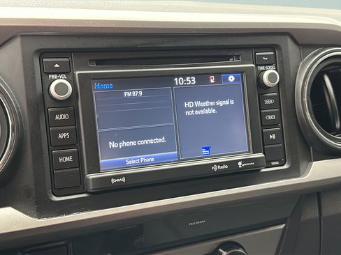 Used 2018 Toyota Tacoma SR5 AWD/4WD image 21