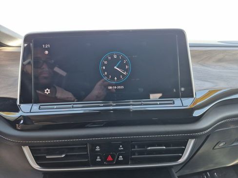 Used 2024 Volkswagen Atlas SE image 8