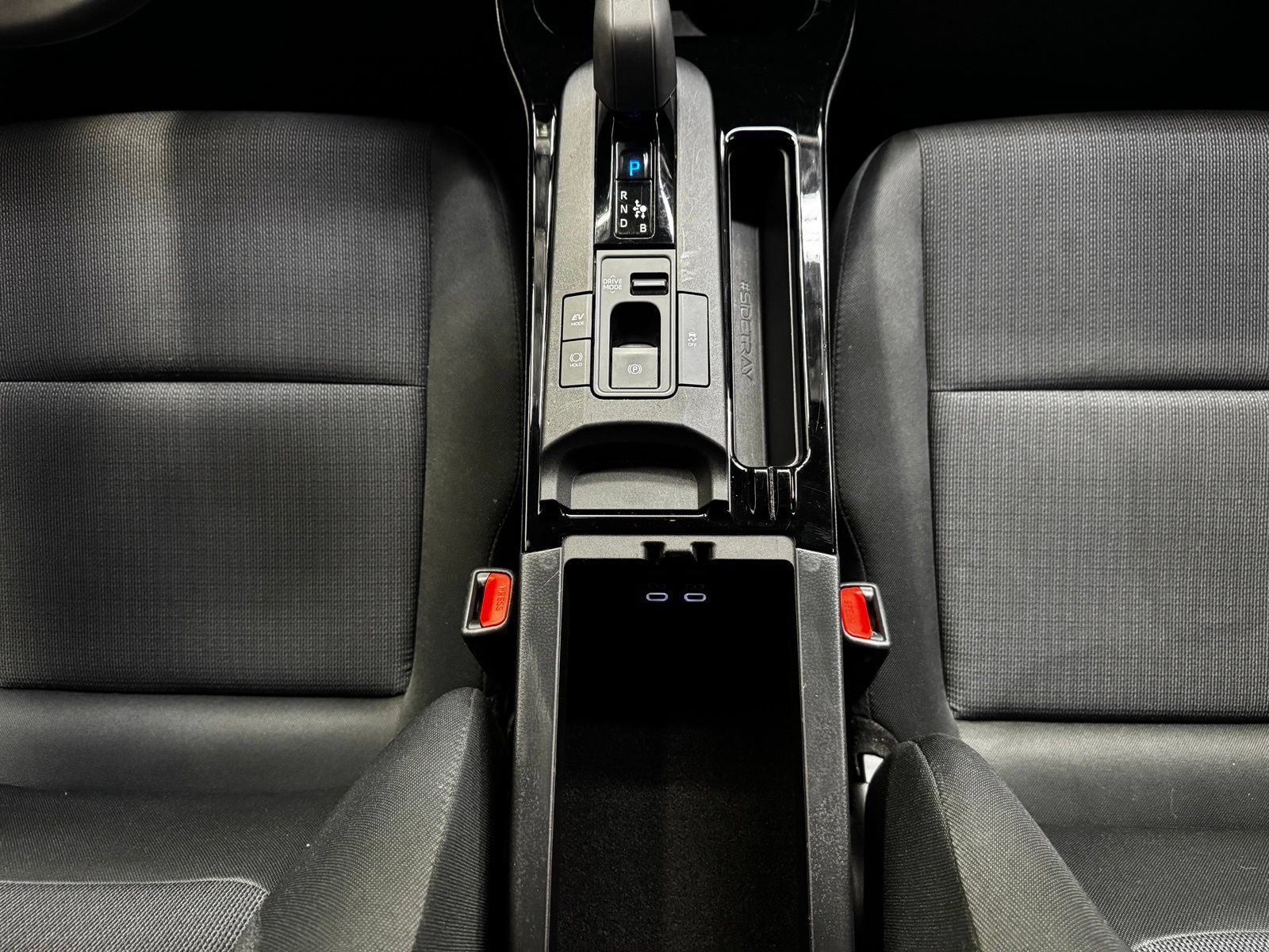 Used 2024 Toyota Prius LE FWD image 26