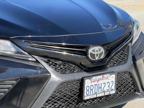 Used 2020 Toyota Camry SE image 8