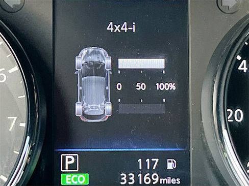 Used 2020 Nissan Rogue SV image 12