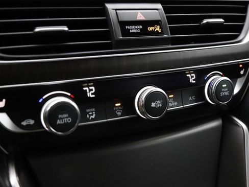 Used 2018 Honda Accord EX image 26