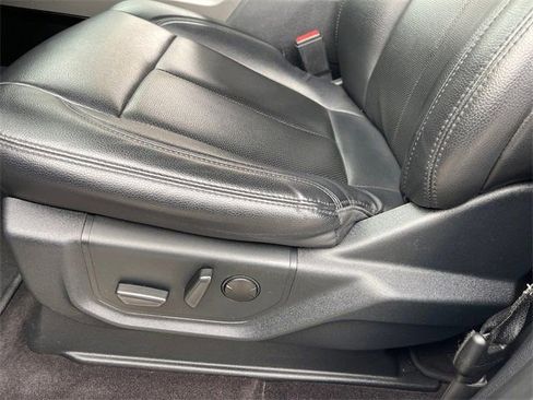 Used 2021 Ford Expedition XLT image 12