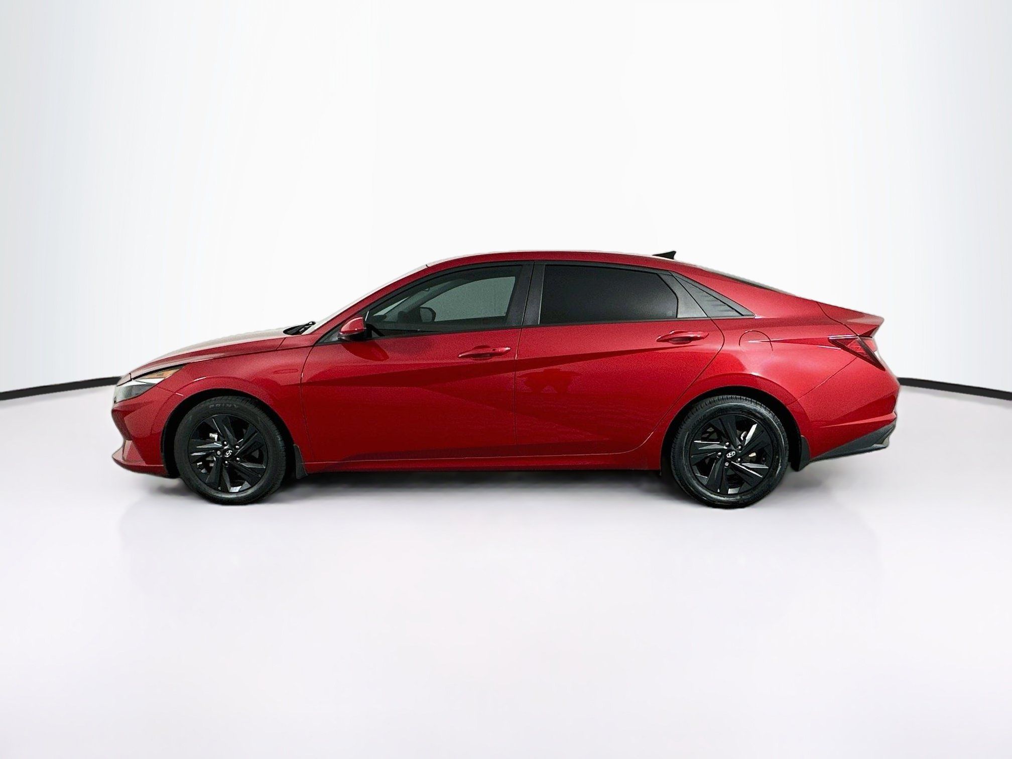 Used 2022 Hyundai Elantra SEL FWD image 4