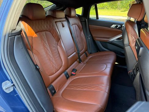 Used 2021 BMW X6 sDrive40i w/ M Sport Package RWD image 31