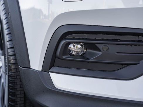 New 2026 Volvo V60 B5 Cross Country Plus w/ Protection Package Premier image 14