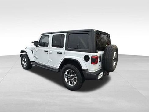 Used 2018 Jeep Wrangler Unlimited Sahara image 4