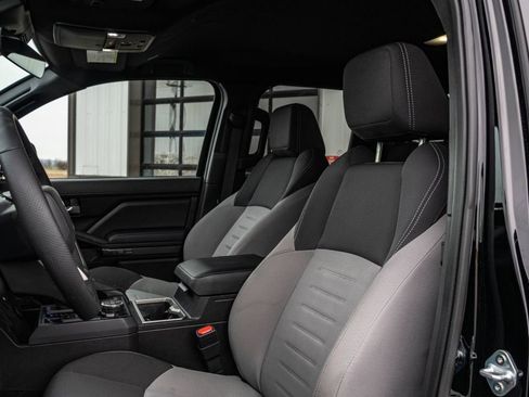 Used 2025 Toyota Tacoma 4x4 Double Cab image 6