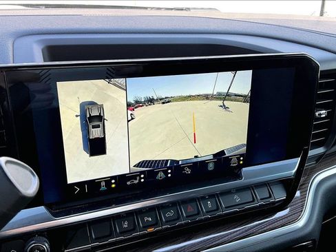 Used 2024 Chevrolet Silverado 2500 LT w/ Midnight Edition image 29