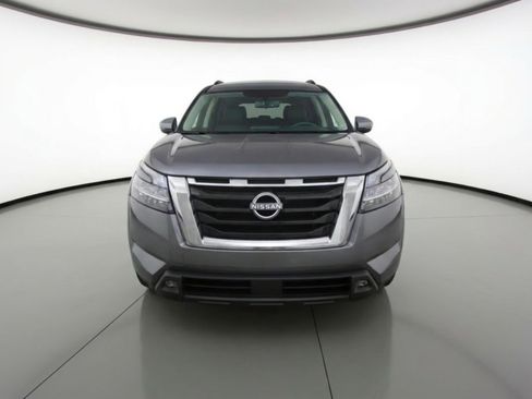 Used 2025 Nissan Pathfinder SV FWD image 2