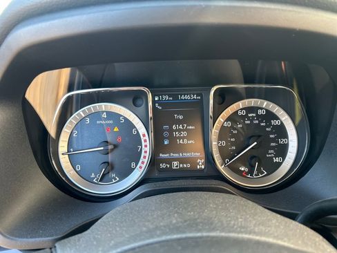 Used 2019 Nissan Titan SV w/ SV Convenience Package image 21