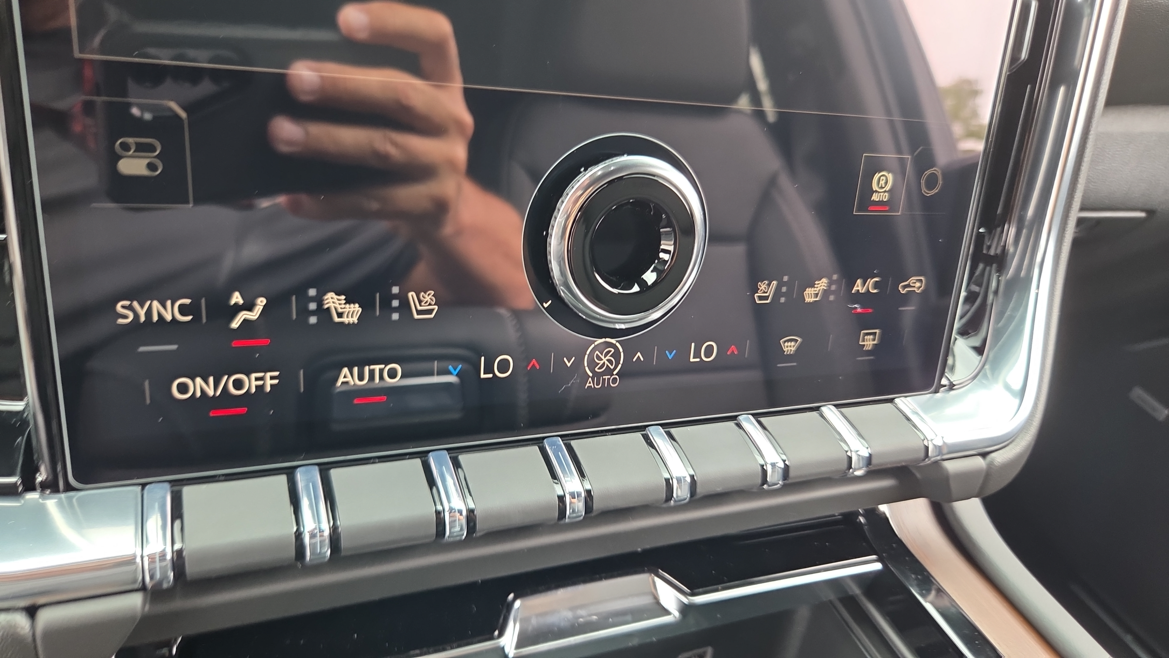 New 2026 GMC Yukon Denali w/ Denali Reserve Package AWD/4WD image 22