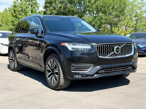 Used 2021 Volvo XC90 T5 Momentum w/ Protection Package Premier AWD/4WD image 1