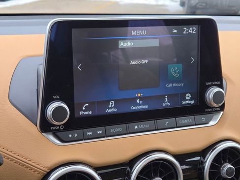 Used 2025 Nissan Sentra SV w/ SV Premium Package image 31