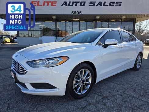 Used 2017 Ford Fusion SE w/ Fusion SE Technology Package image 1