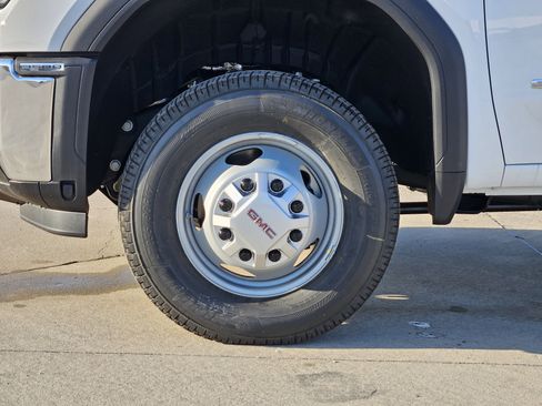 New 2026 GMC Sierra 3500 Pro w/ Convenience Package image 7