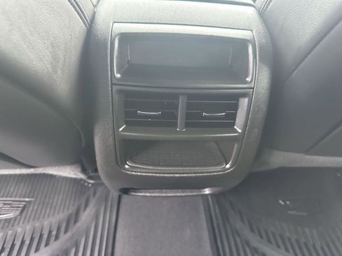 Used 2023 Cadillac XT5 Premium Luxury image 17