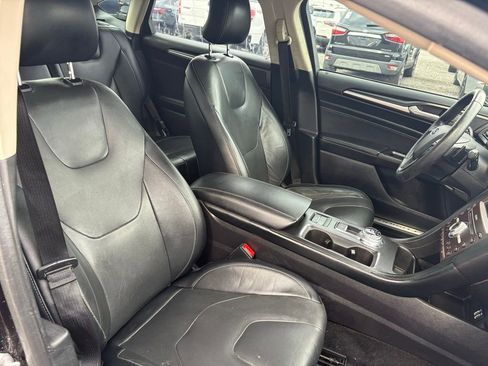 Used 2019 Ford Fusion Titanium FWD image 17