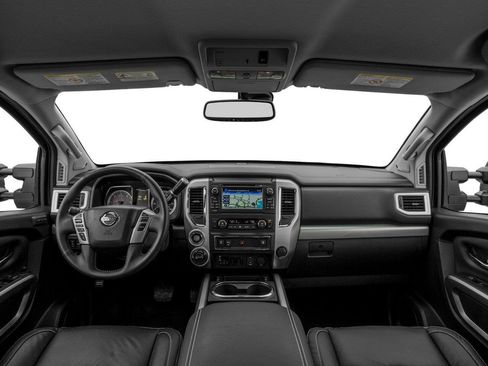 Used 2017 Nissan Titan PRO-4X AWD/4WD image 3