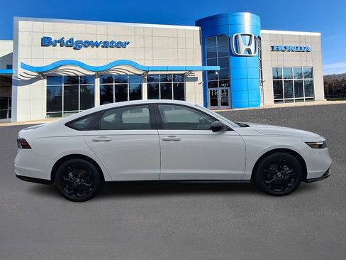 Used 2025 Honda Accord SE image 7