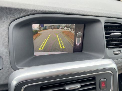 Used 2017 Volvo V60 T5 Premier w/ Convenience Package image 24