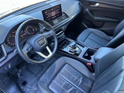 Used 2023 Audi Q5 2.0T Premium w/ Convenience Package image 11