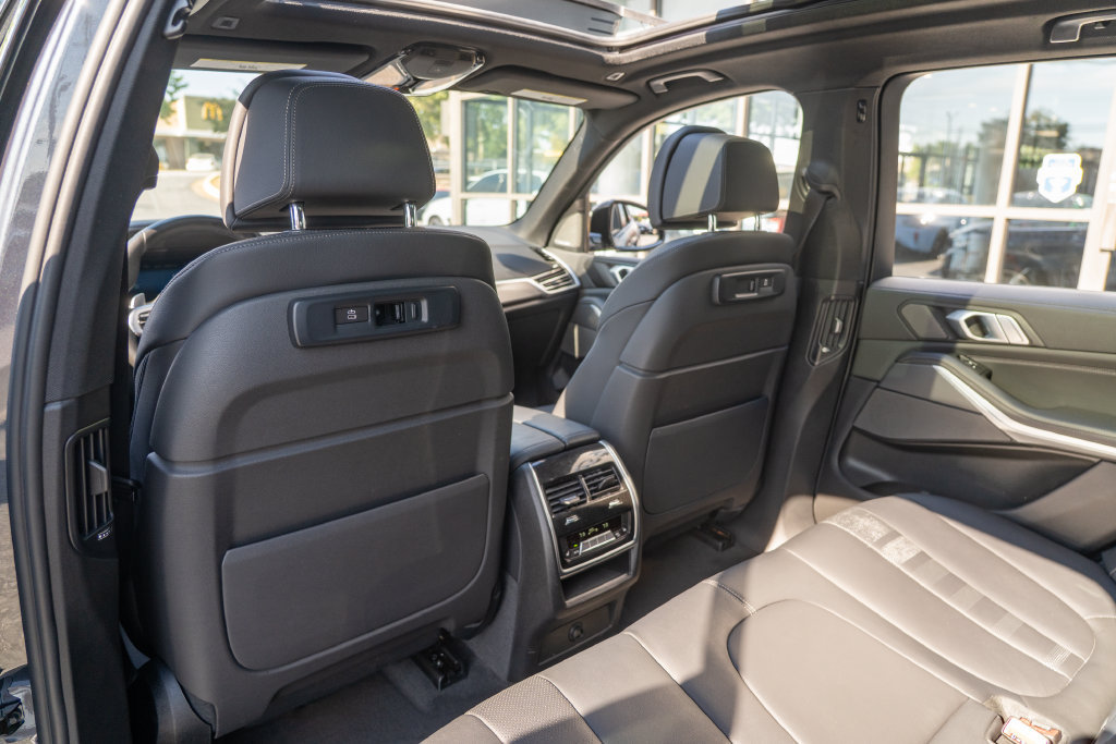 Used 2022 BMW X5 M50i w/ Premium Package AWD/4WD image 15