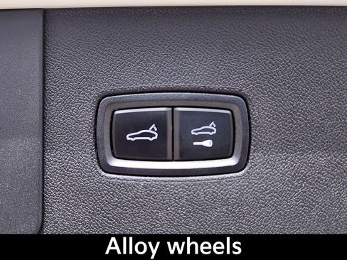 Used 2023 Porsche Cayenne Platinum Edition image 15