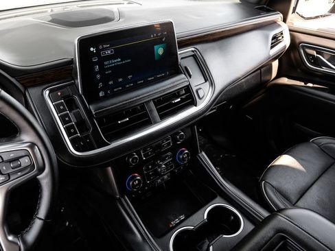 Used 2023 Chevrolet Suburban Premier image 20