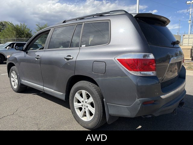 Used 2013 Toyota Highlander Plus w/ Protection Pkg AWD/4WD image 4