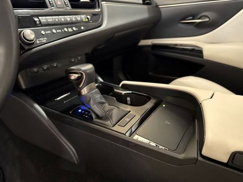 Certified 2023 Lexus ES 350 w/ Premium Package image 19