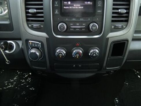 Used 2018 RAM 1500 Express RWD image 31
