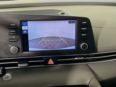 Used 2025 Hyundai Elantra Hybrid FWD image 13