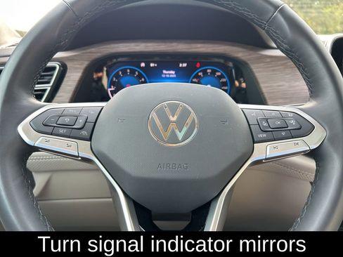 Certified 2025 Volkswagen Atlas SEL Premium R-Line image 24