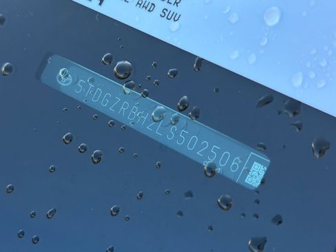 Certified 2020 Toyota Highlander XLE image 3